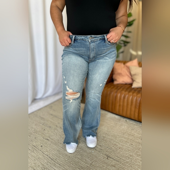 New Arrival!! Judy Blue Full Size Medium Rise Tummy Control Destroy Flare - Picture 12 of 16